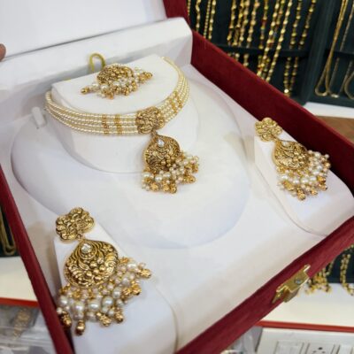 Antique Gold Look Most Famous Necklace set Ivory