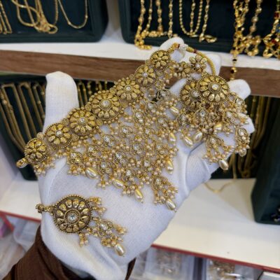 Antique Goldlook Waterfall Set Ivory