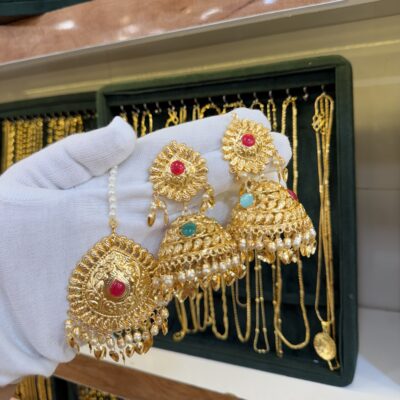 Oversized Pippal Patti Navratna Jhumka Tikka