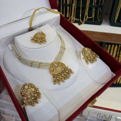 Antique Gold Look Most Demanded Choker set Gold