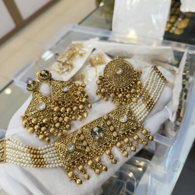 Antique Gold Look Heritage Choker set Gold